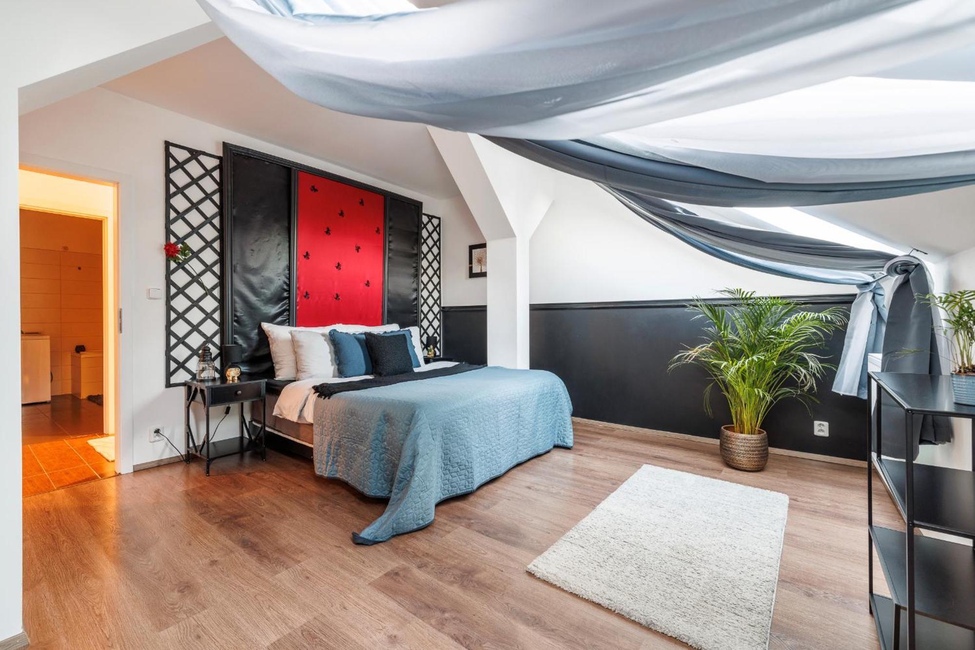 Spacious Flat & Parking Possibility, 3 Stops To Wenceslav Square プラハ エクステリア 写真