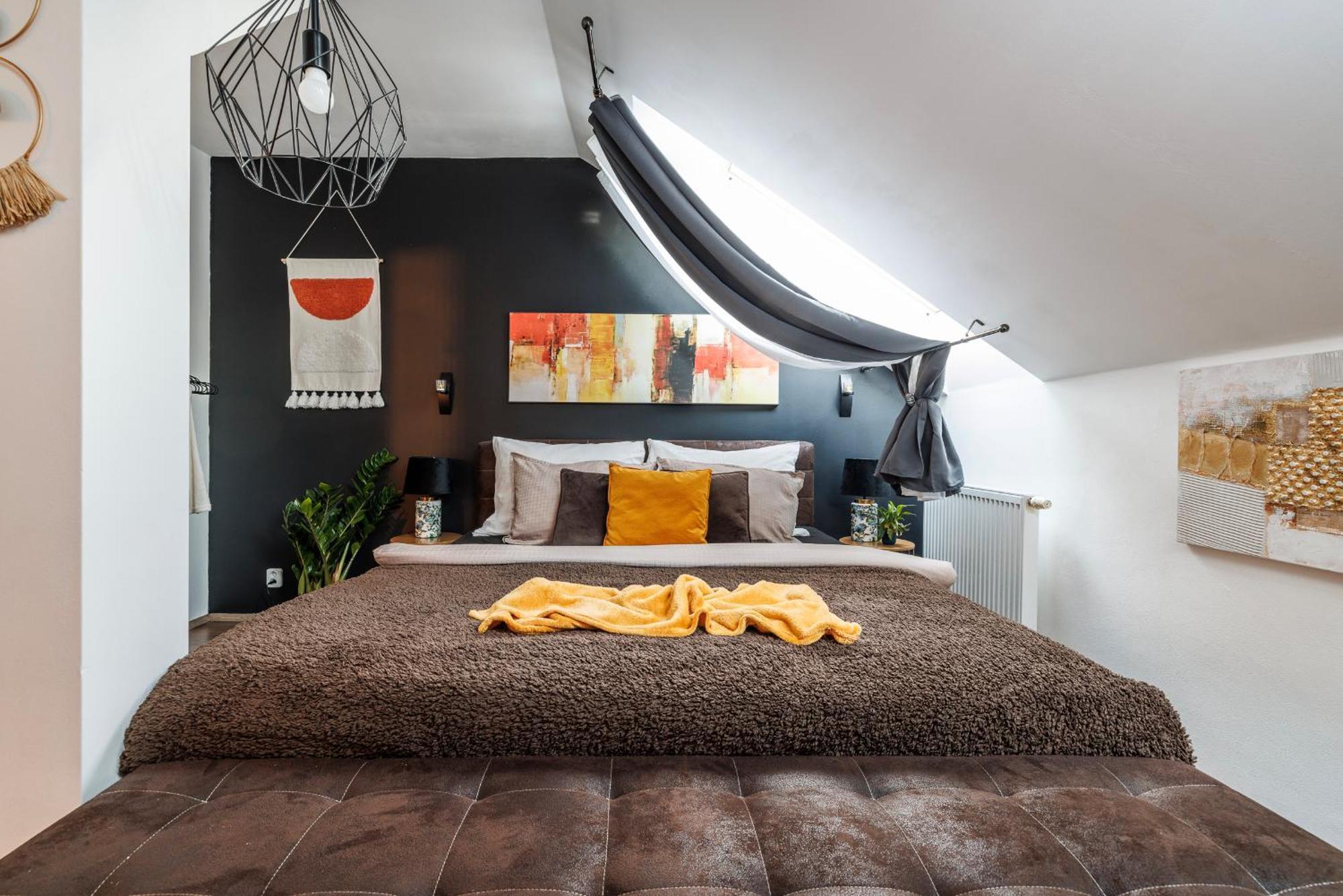 Spacious Flat & Parking Possibility, 3 Stops To Wenceslav Square プラハ エクステリア 写真
